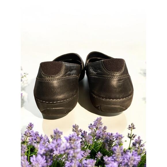 Merrell Black Leather Flats - Picture 5 of 6